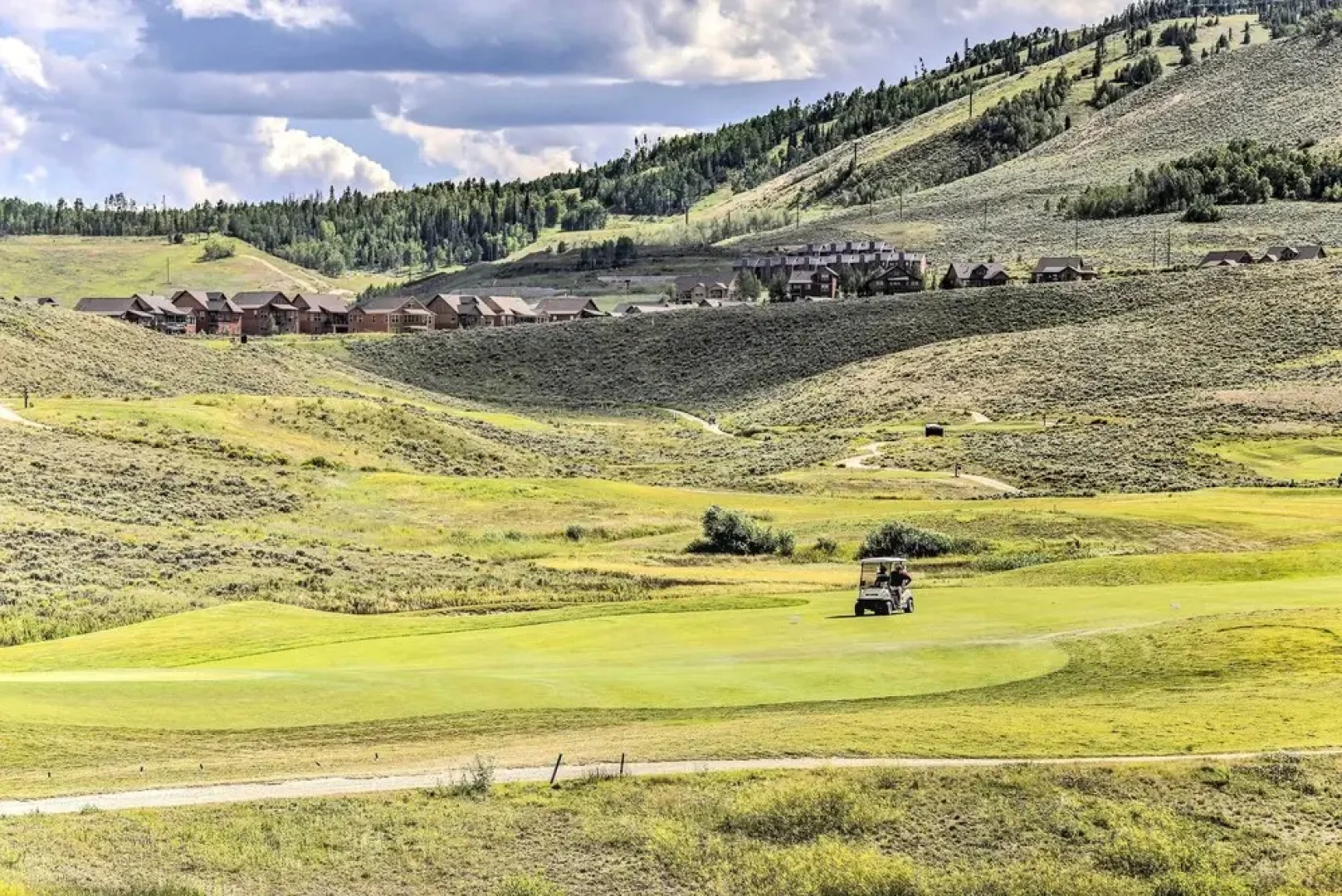 Ski-in/ski-out Granby Ranch Condo w/ Pool Access