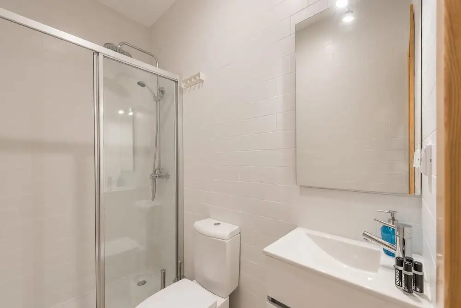 731 Costa Cabral Metro Residence