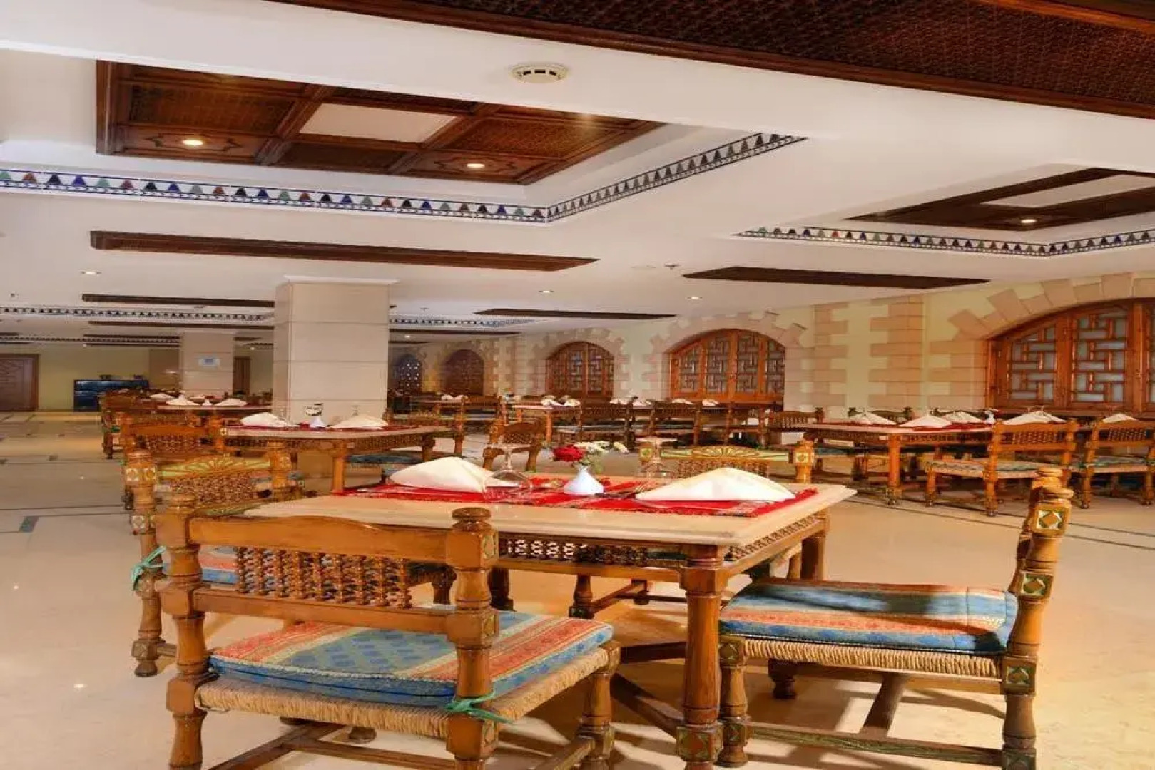 Golden Tulip Narmer Pyramids Hotel