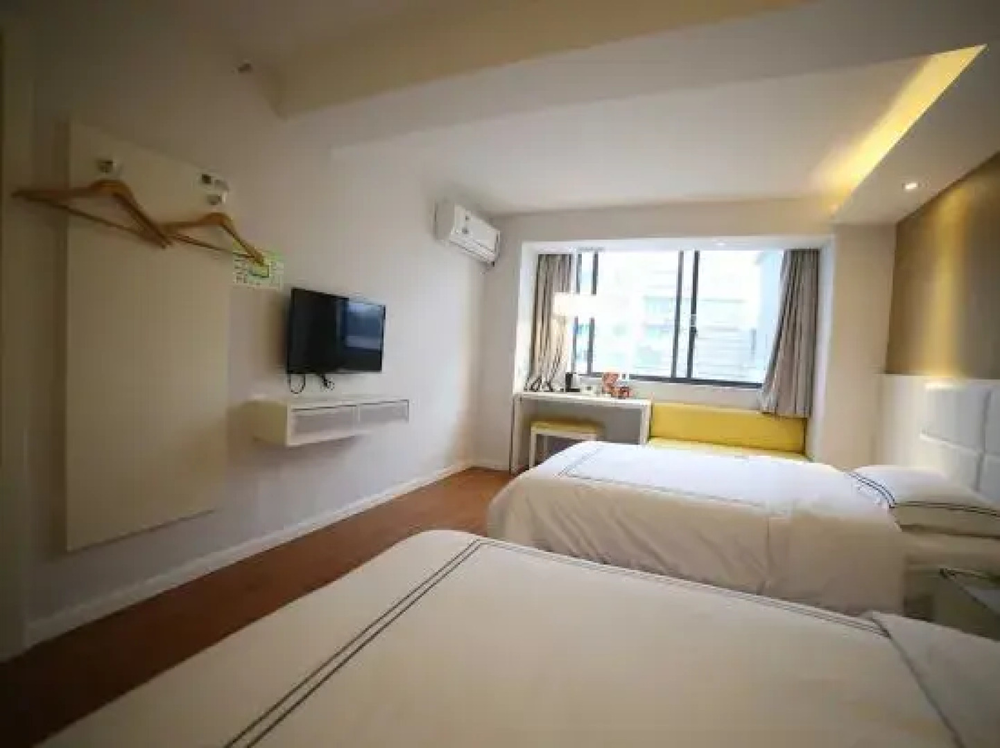 Today Inns (Shaoyang Hongqi Road)