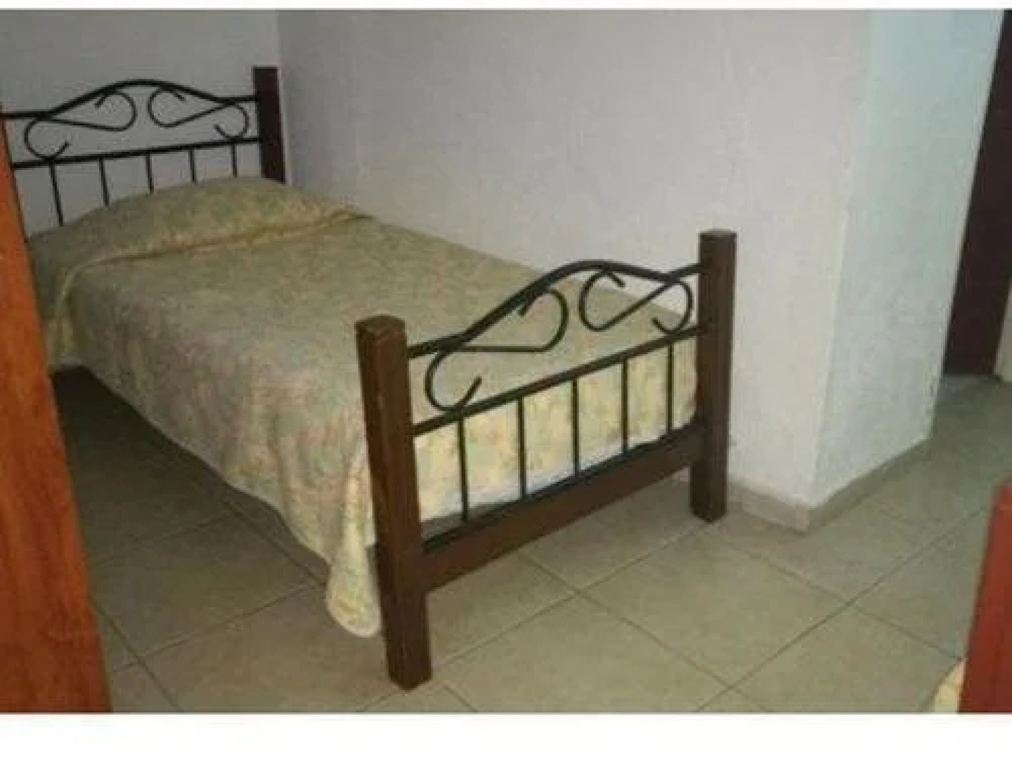 Hostal Casa Amarilla - Hostel