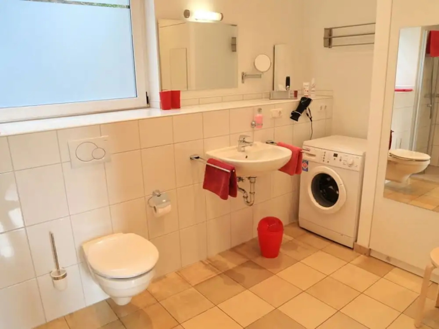 Apartment Pinot Noir