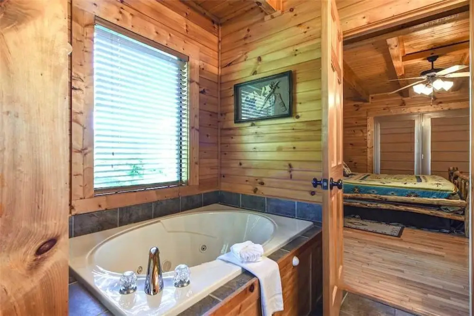 A Majestic View III 3 Bedroom Home with Hot Tub