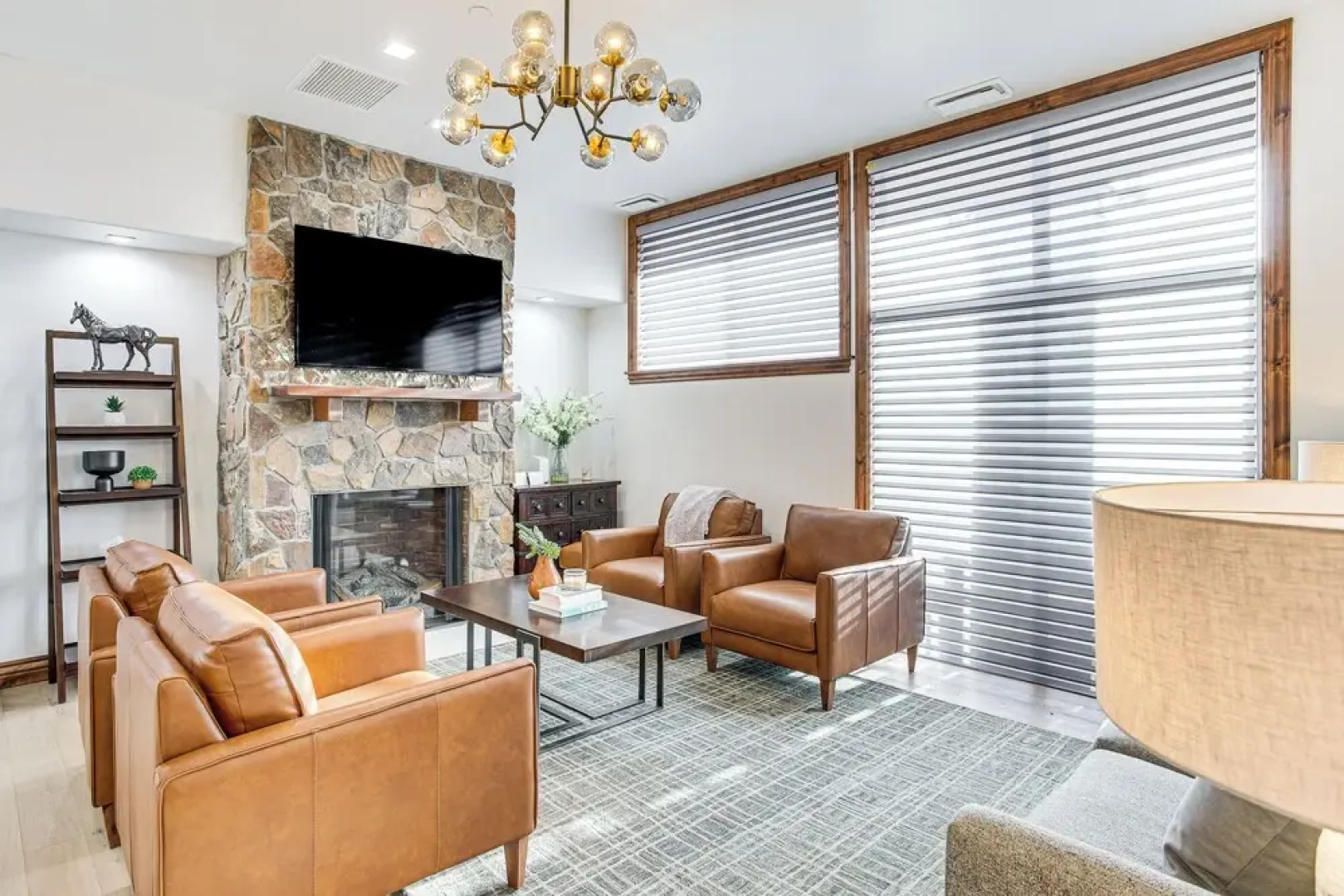 Mountain-view Condo in the Heart of Edwards!