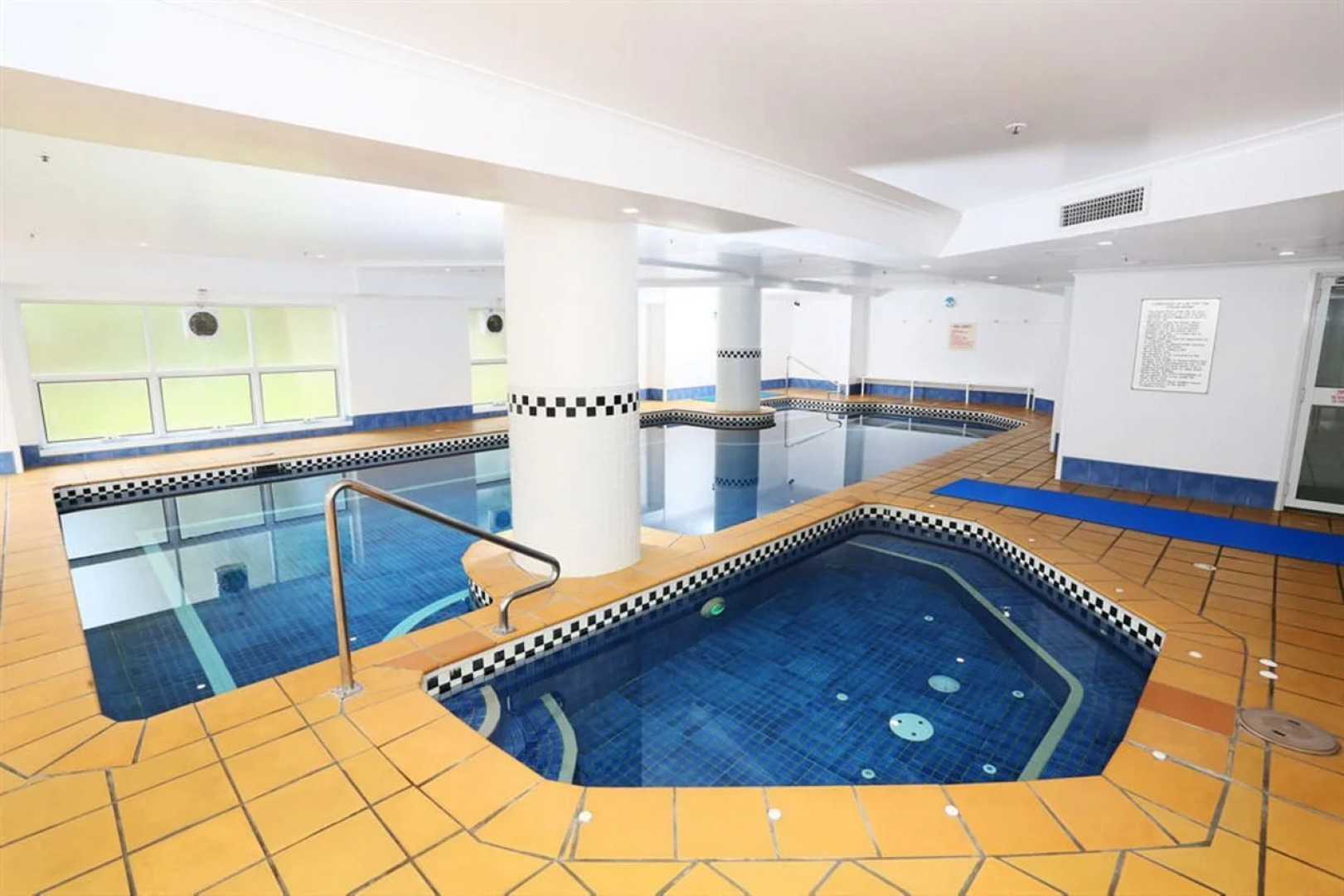 Oscar on Main Resort