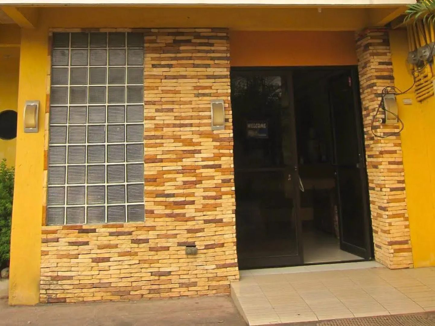 White Dahlia Apartelle