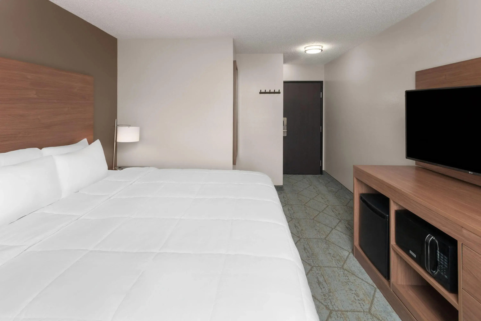 Baymont by Wyndham Oshkosh Airport