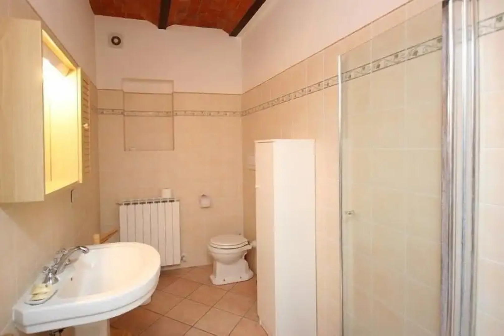 Spacious Farmhouse in Pienza with Swimming Pool