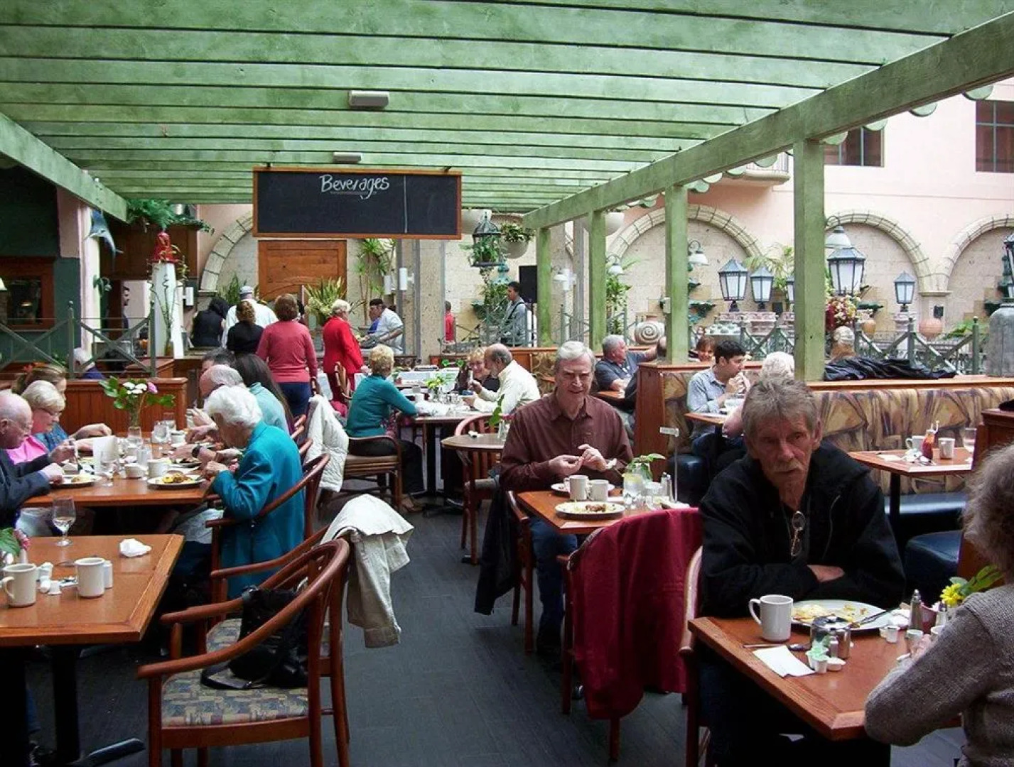 Pacific Inn Resort & Conference Center