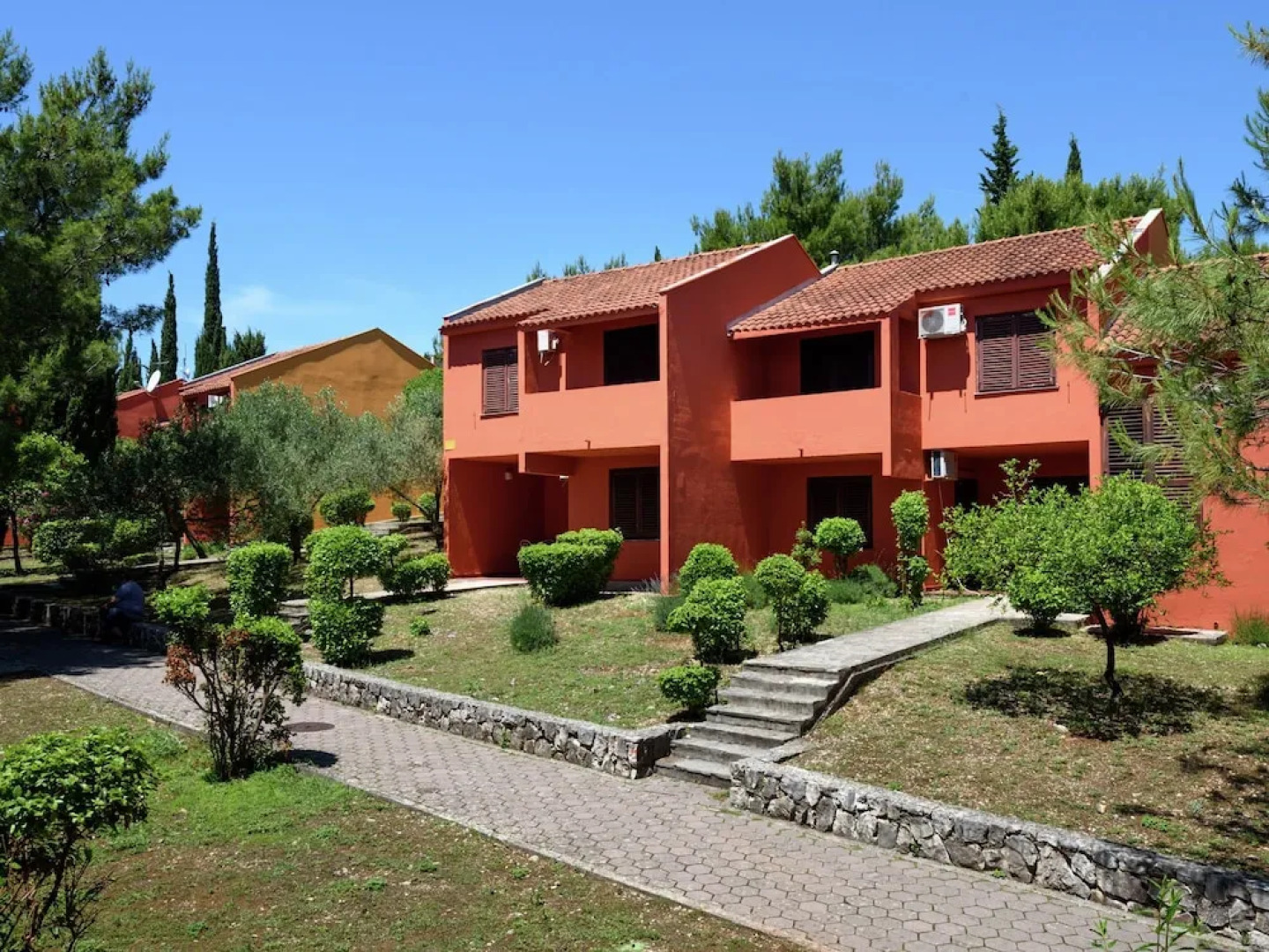 Tidy Apartment With Wifi, 4 km From City of Trogir