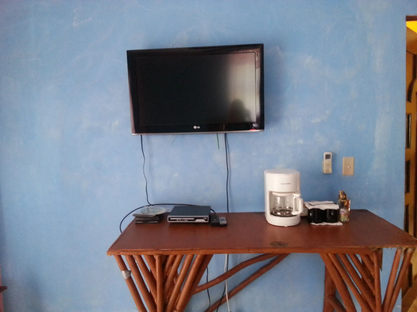 La Delphina B&B Bar and Grill Hotel