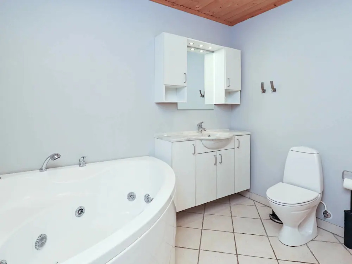 Gorgeous Holiday Home in Vinderup Jutland With Whirlpool