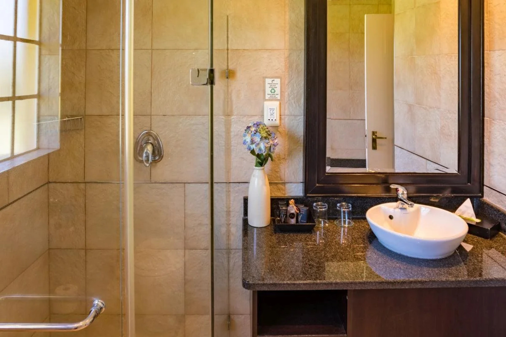 Shumba Valley Lodge Lanseria Airport