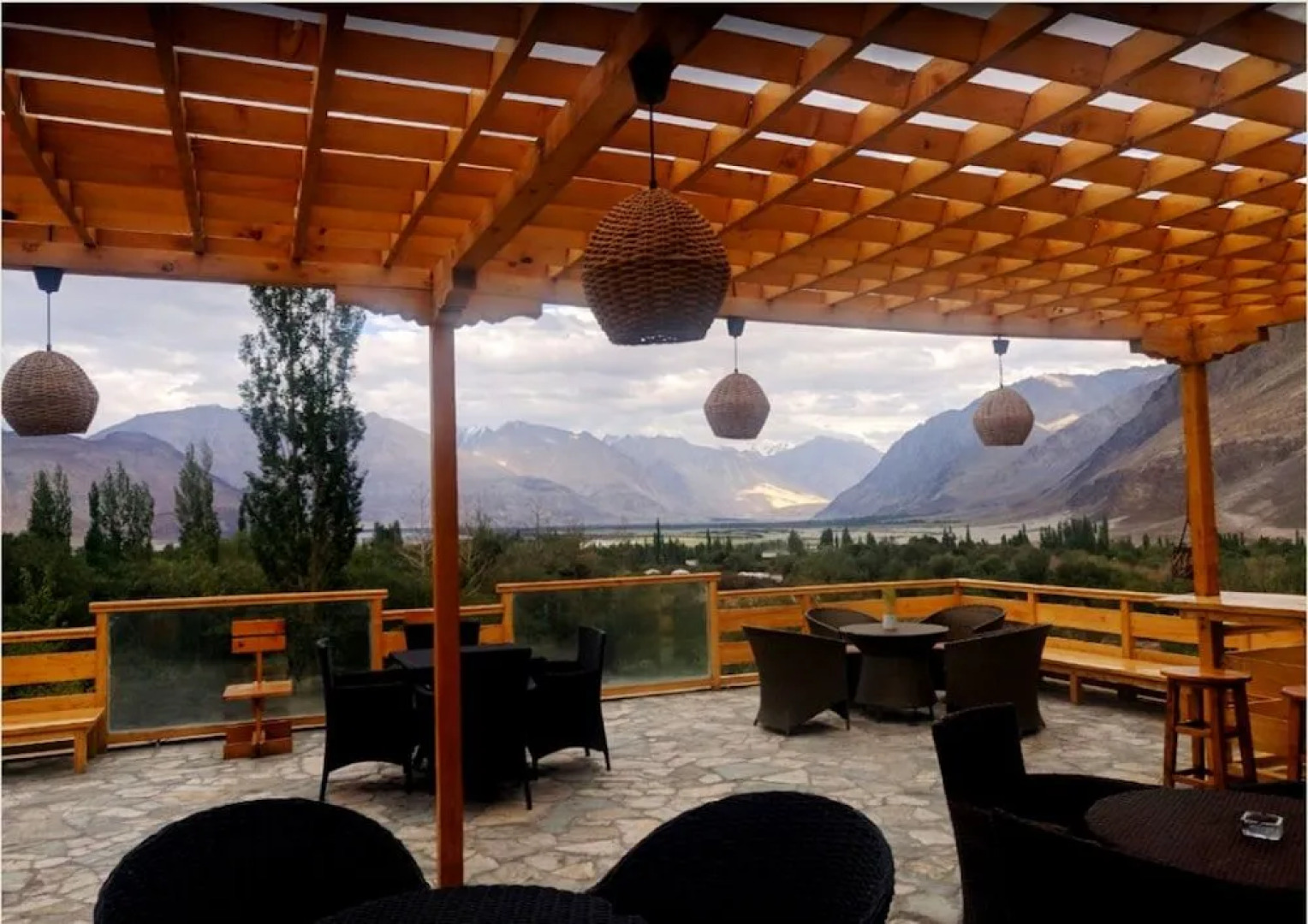 Stone Hedge Hotel - Hunder