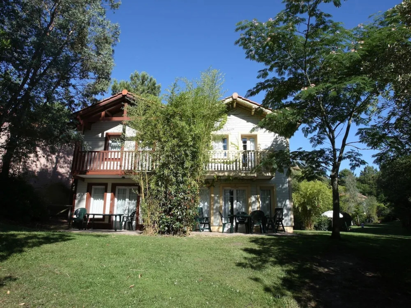 Atmospheric Apartment Near Lacanau, Surrounded by a Forest