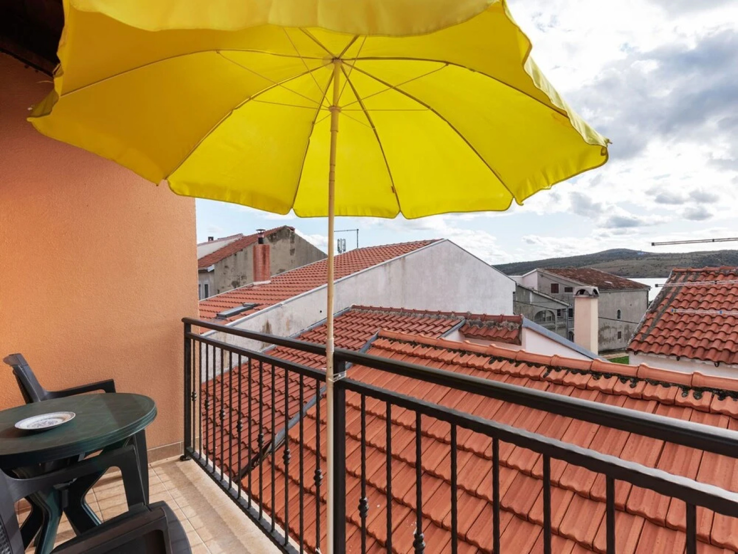 Serene Holiday Home in Posedarje near Sea