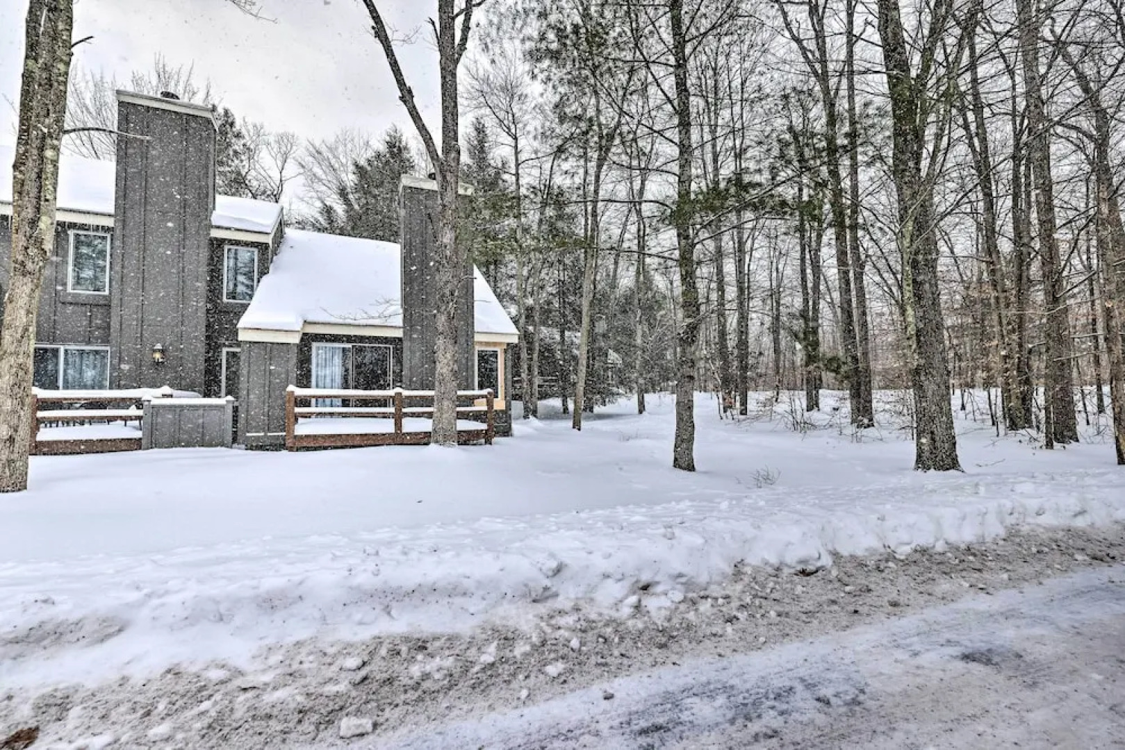 < 1 Mi to Jack Frost: Lake Harmony Townhome!