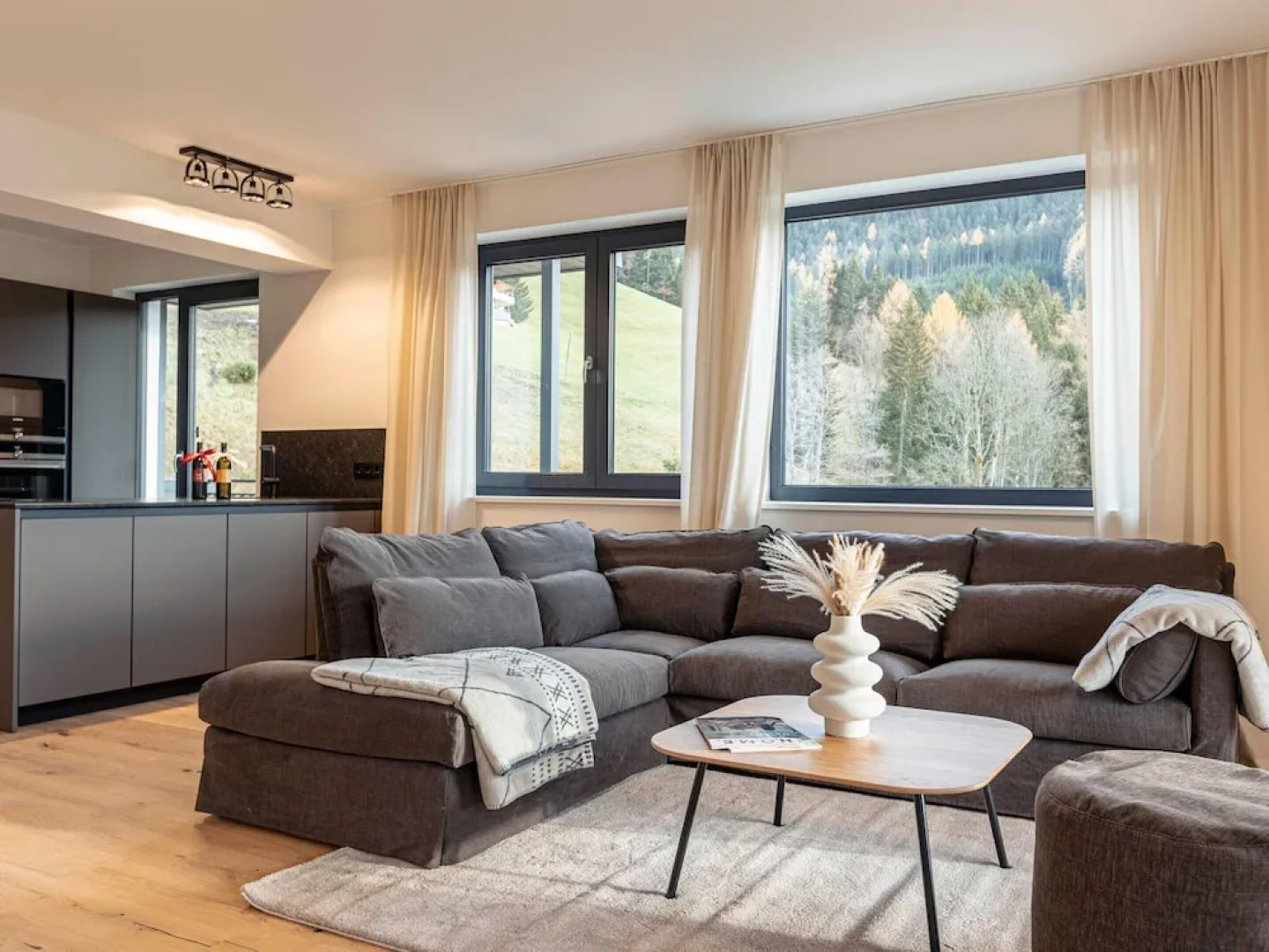 Apartment With Infinity Pool