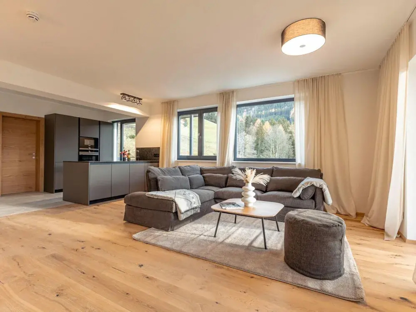 Apartment With Infinity Pool