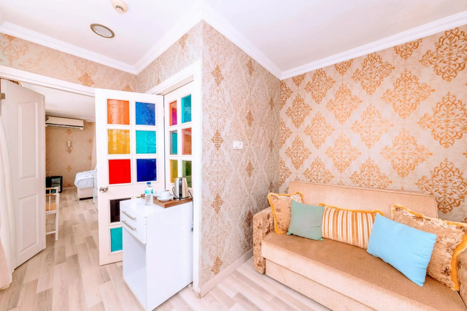 Walnut Shell Hotel