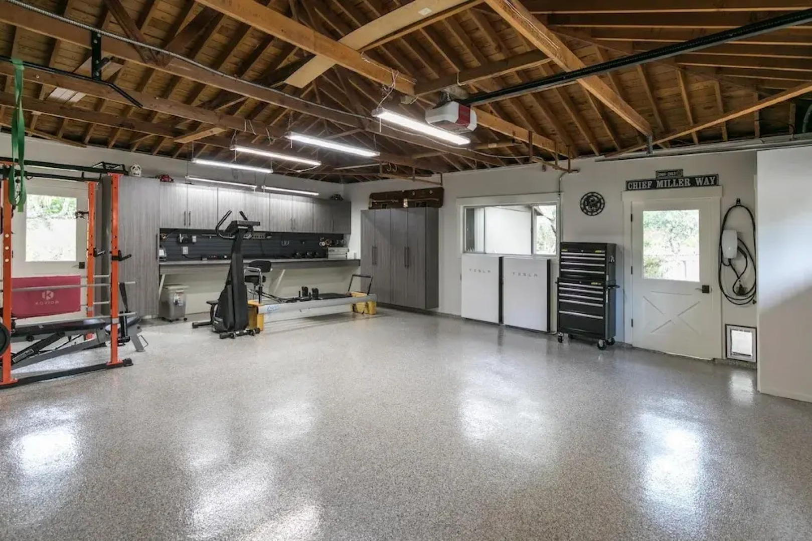 Lx47: Pebble Garden Retreat Home With Modern Kitchen