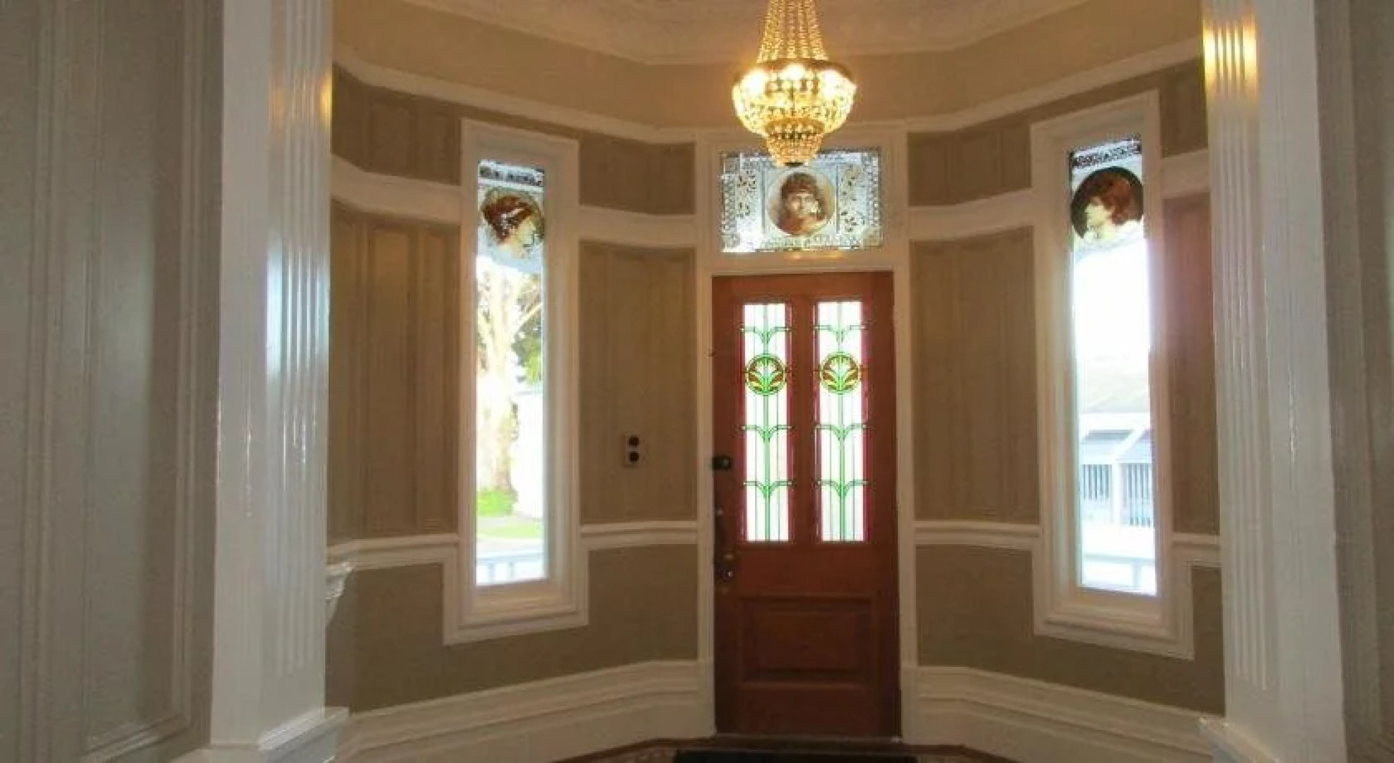 Valmai House & Motel