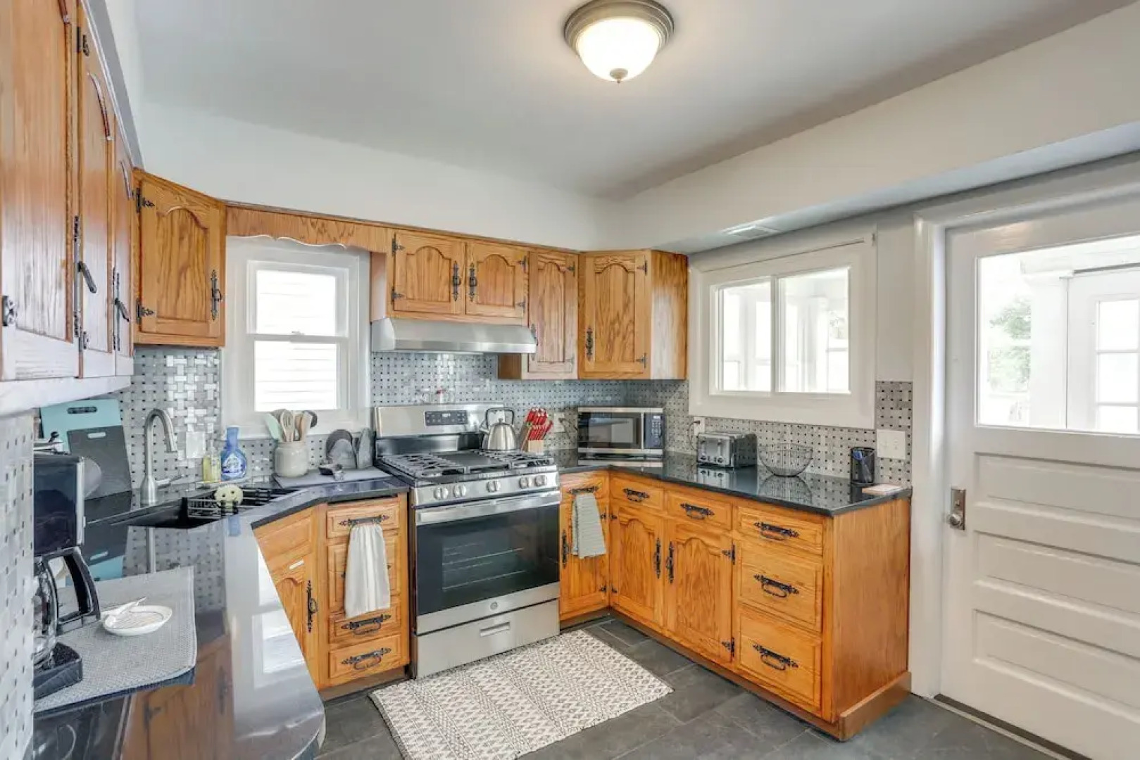 Walk to Lake Erie: Spacious Home in Sandusky!