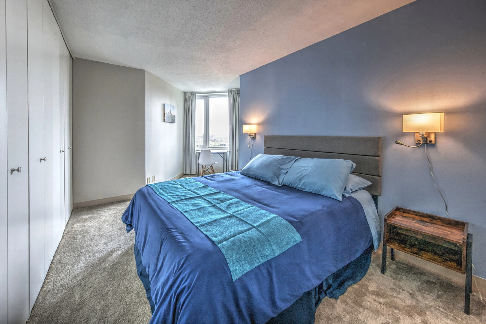 Boston Back Bay Gorgeous Apt with fast wifi and great extras!