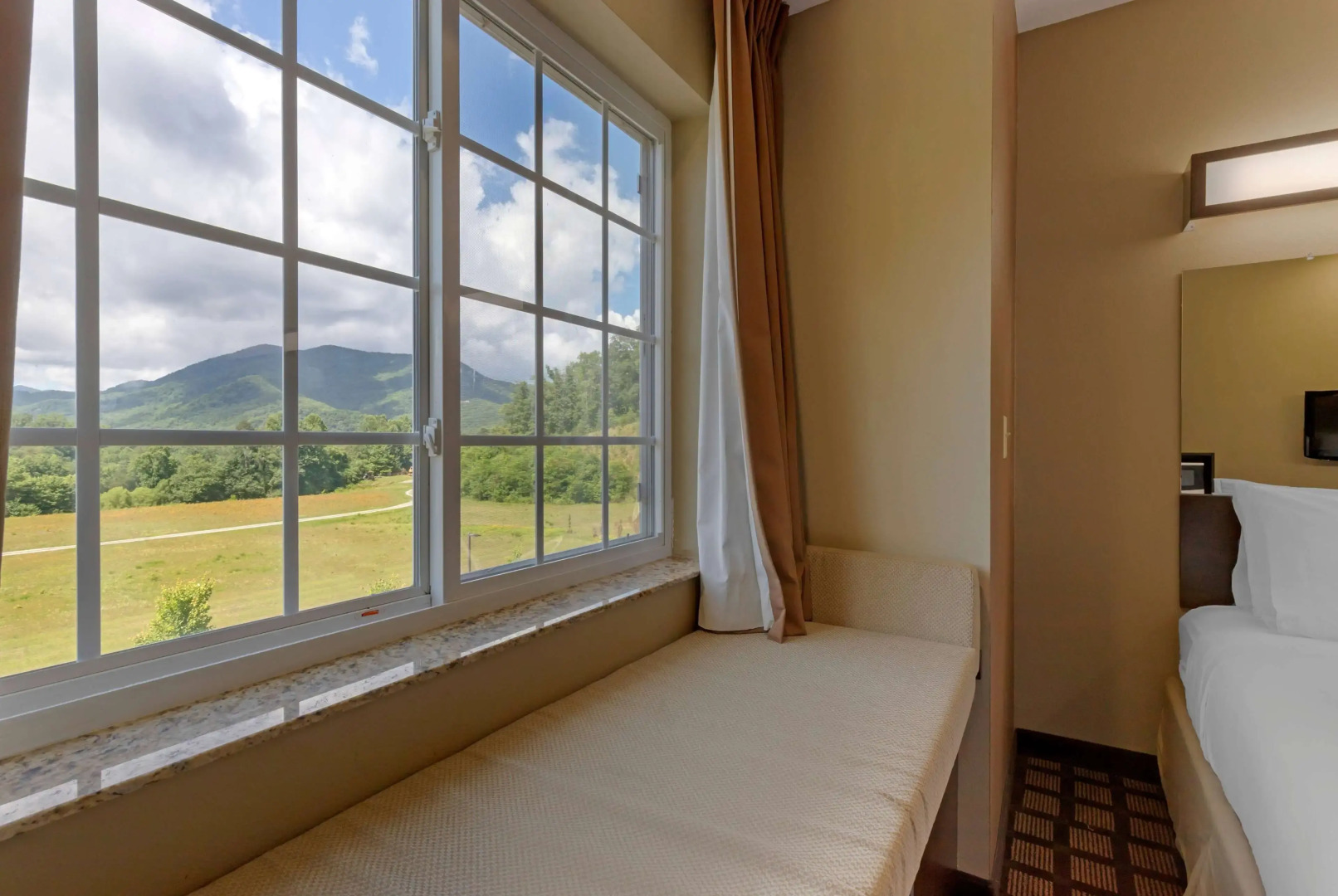 Microtel Inn & Suites By Wyndham Sylva Dillsboro Area