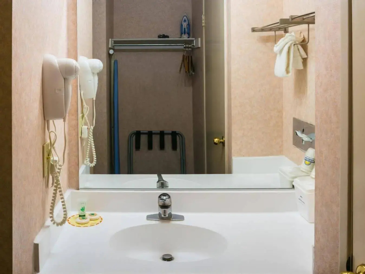 San Bernandino Inn & Suites