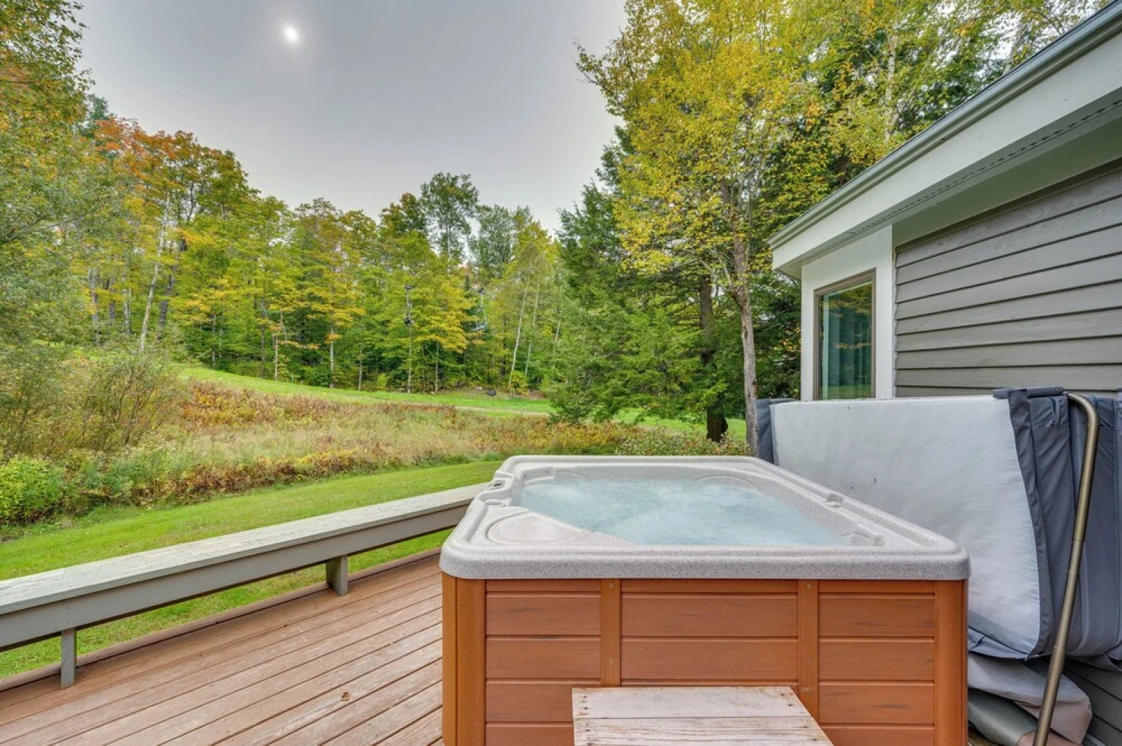 Ski-in Condo w/ Hot Tub on Burke Mtn Slopes!