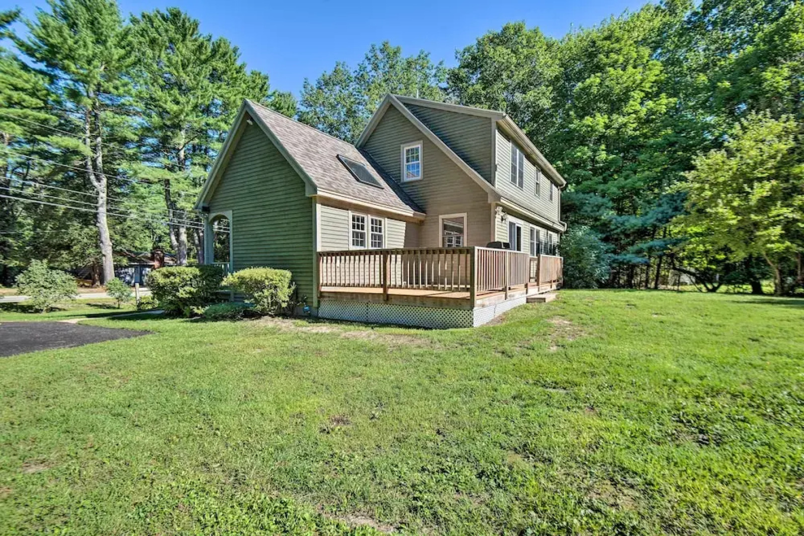 Charming Saco Home w/ Deck, 5 Mi to Beach!