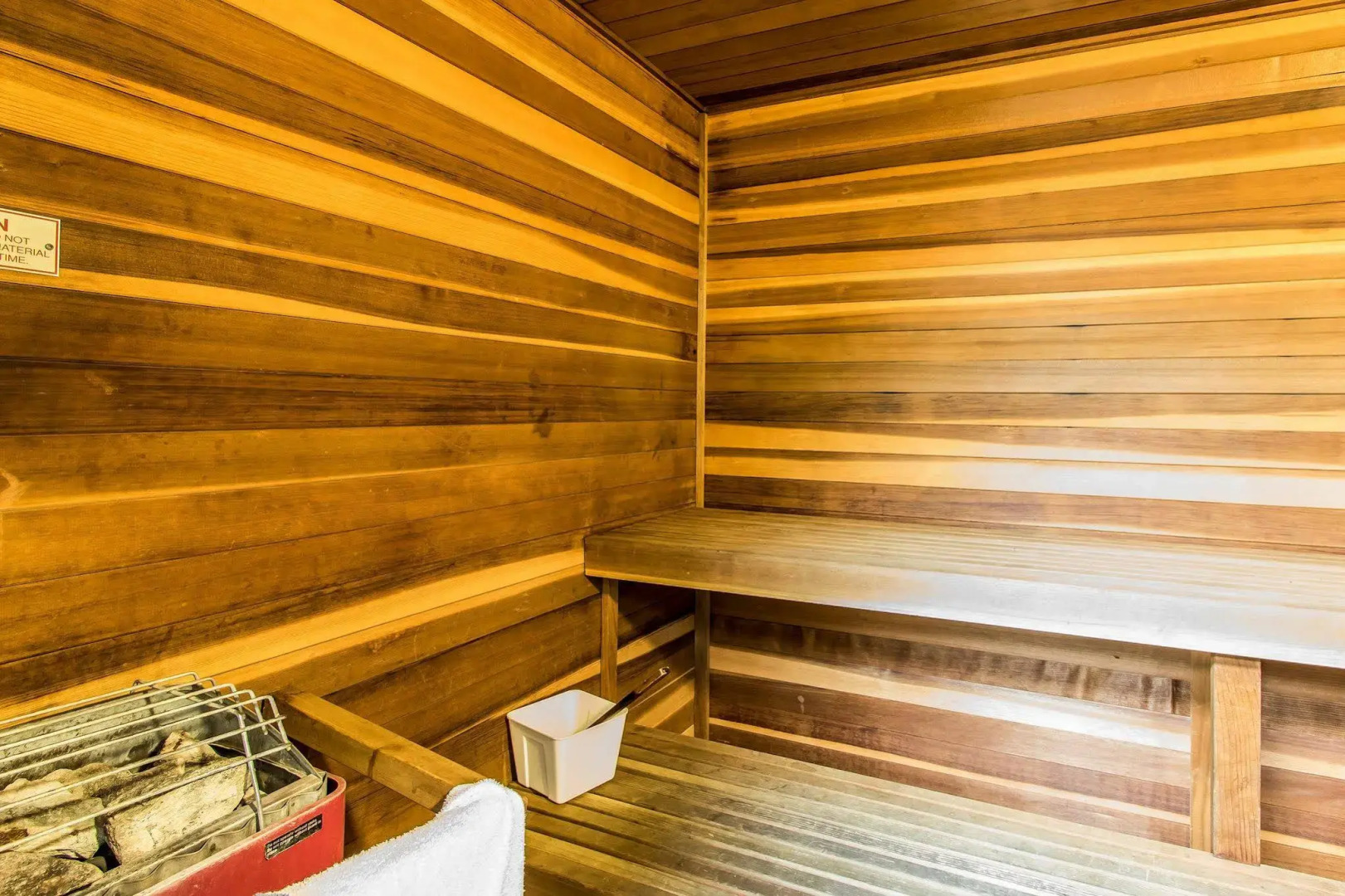 Ardmore Inn & Suites