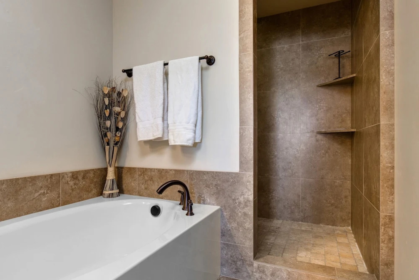 Council Fire 14021 Townhouse - 3 Br townhouse by RedAwning