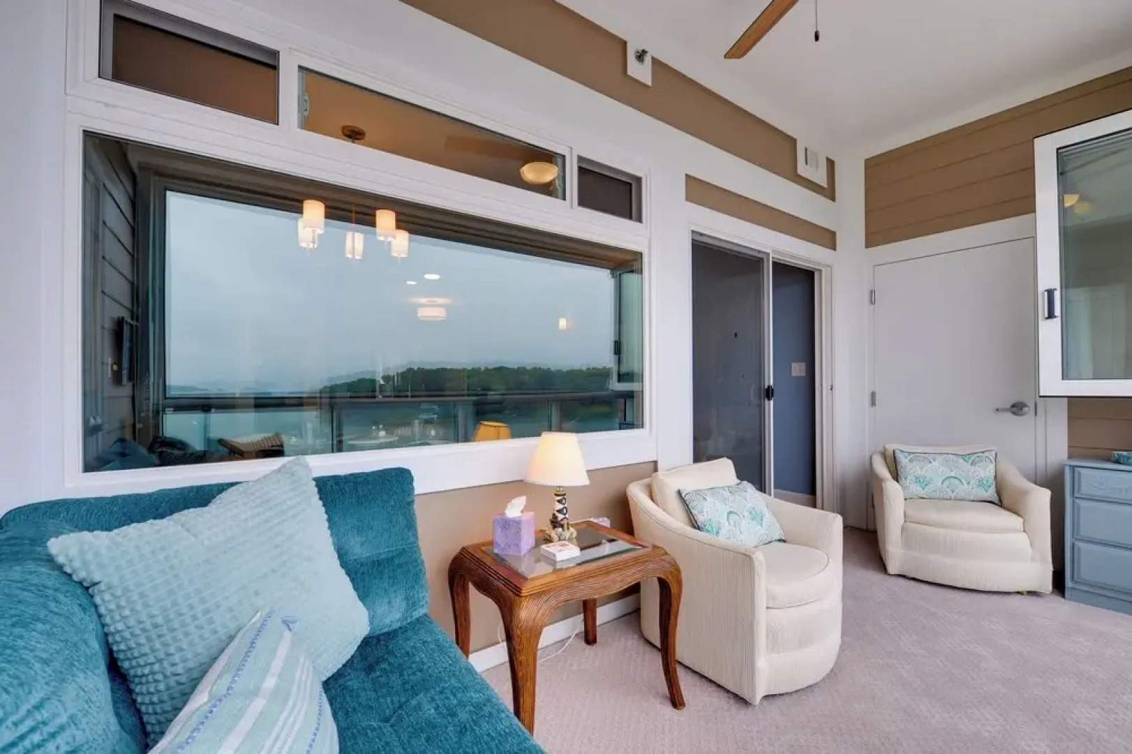 Resort Amenities & Beach Access: Huddleston Condo