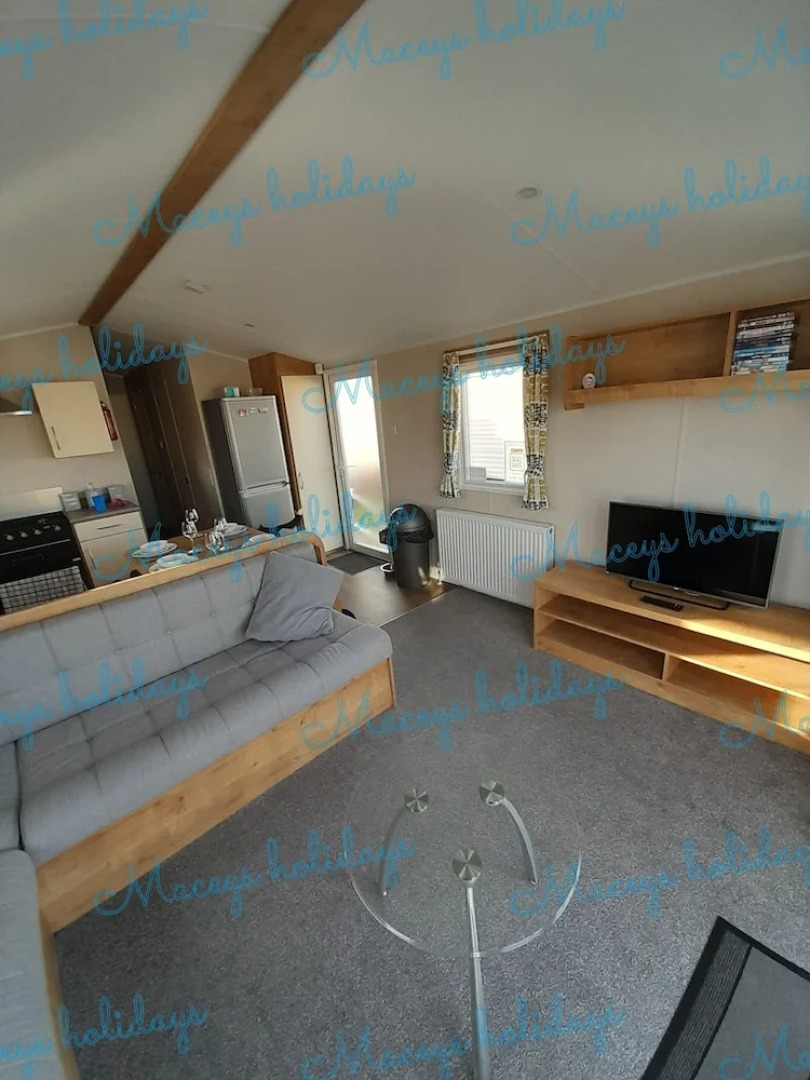 Pet Friendly Caravan in Walton on the Naze