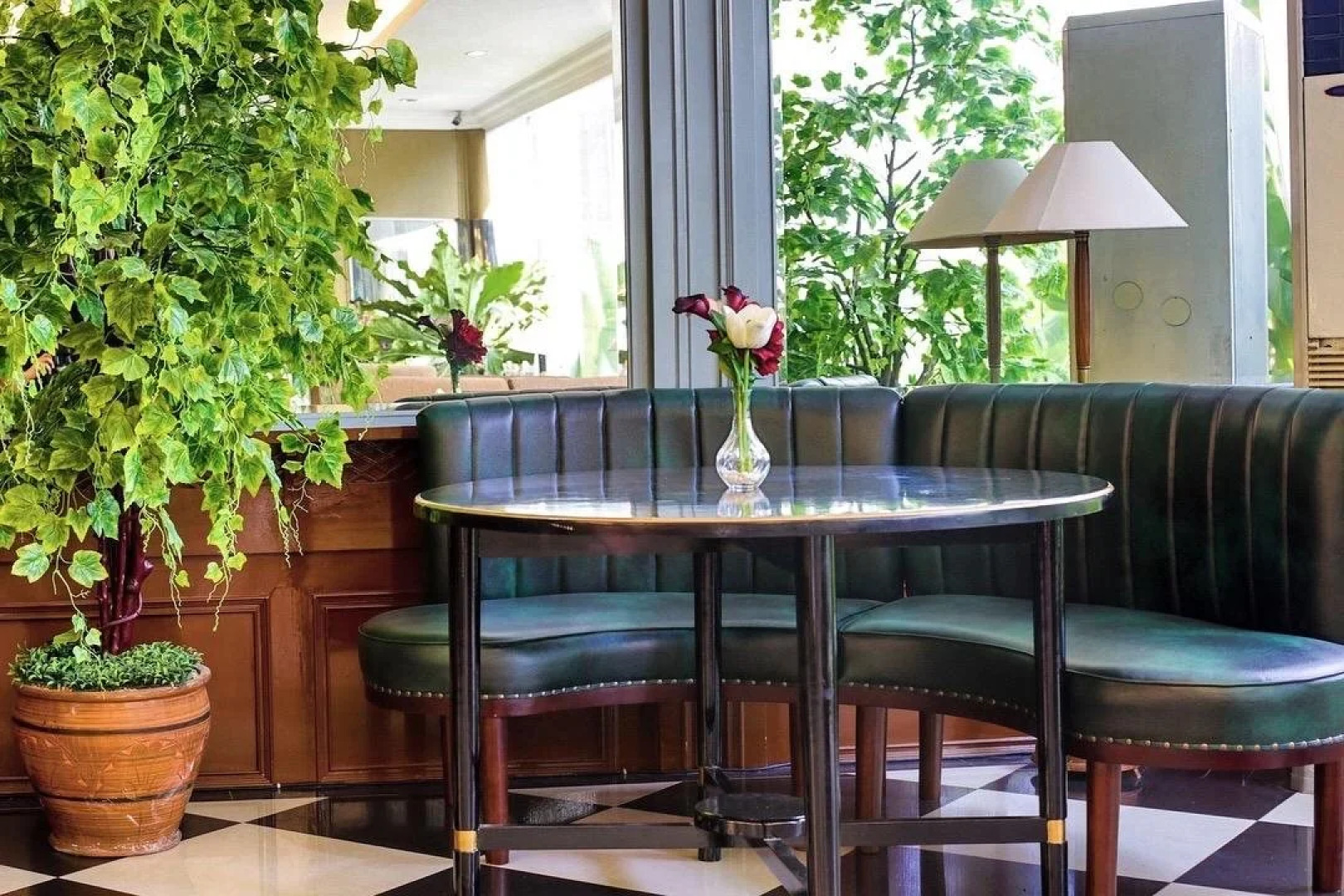 Johns Pardede International Hotel