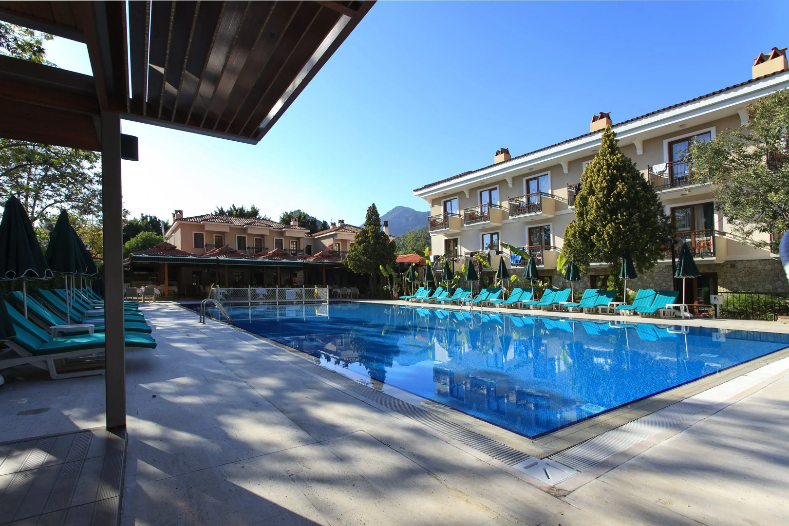 Perdikia Beach Hotel
