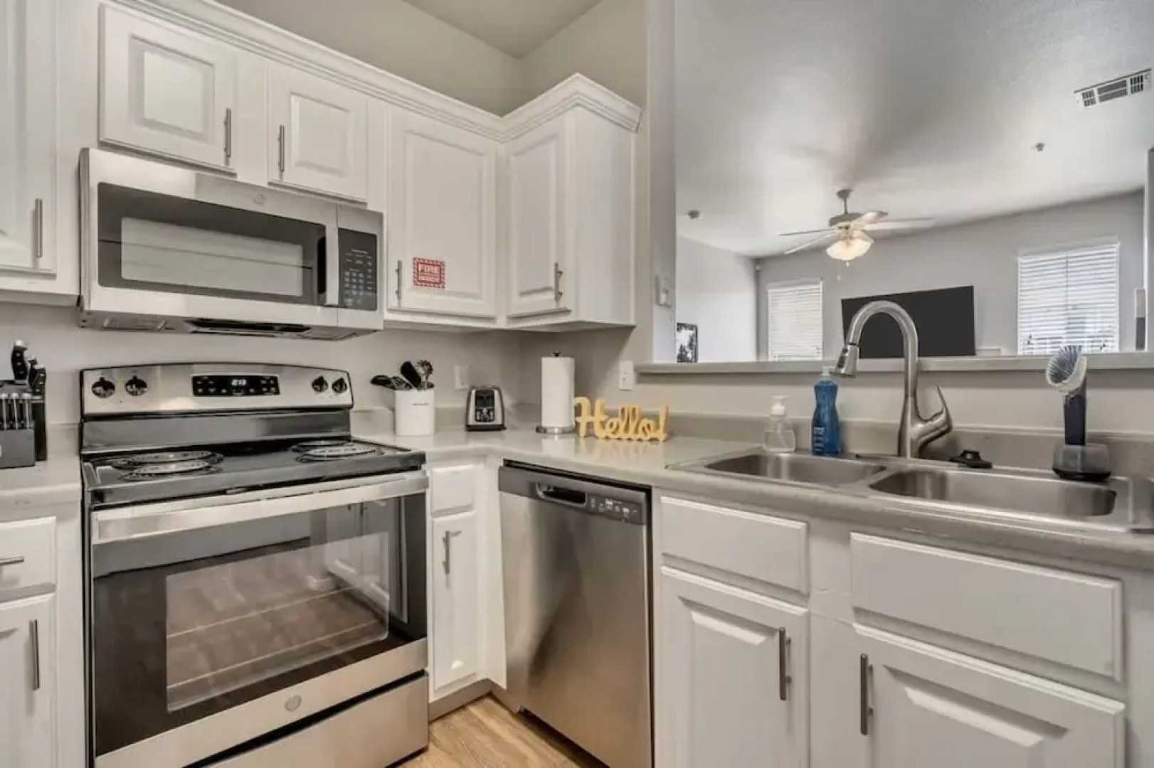 Luxury King Beds Pool Gym - Near Hill AFB