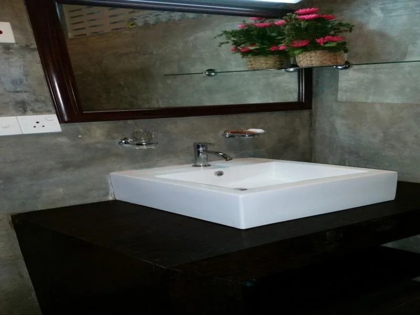 Thumbelina Apartments