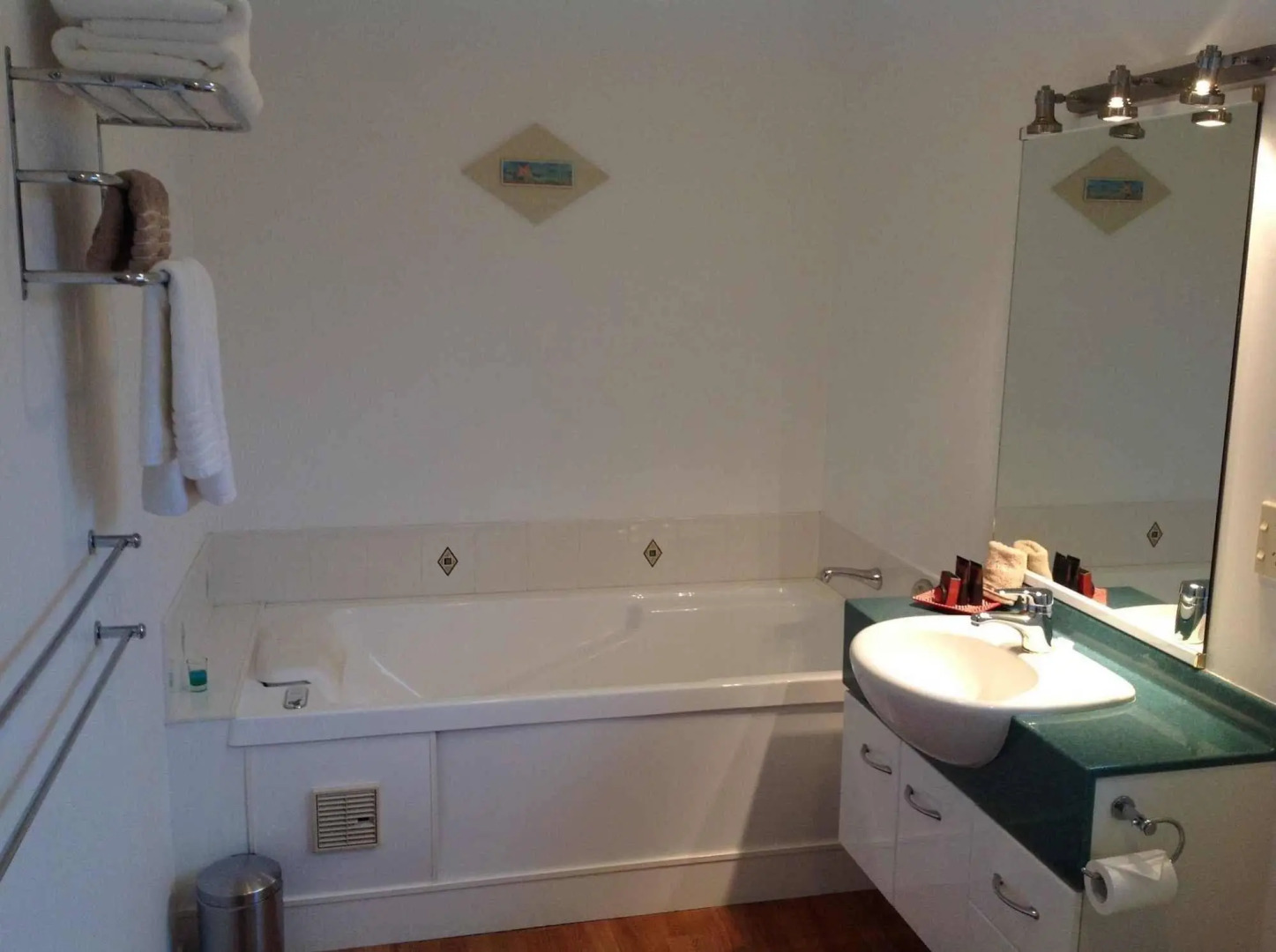 Pacific Coast Motor Lodge