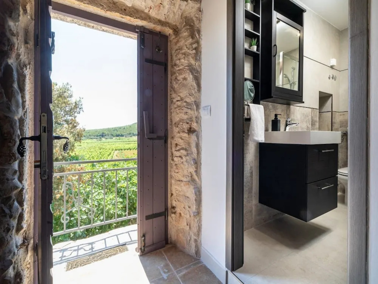 Stone House Prapatna