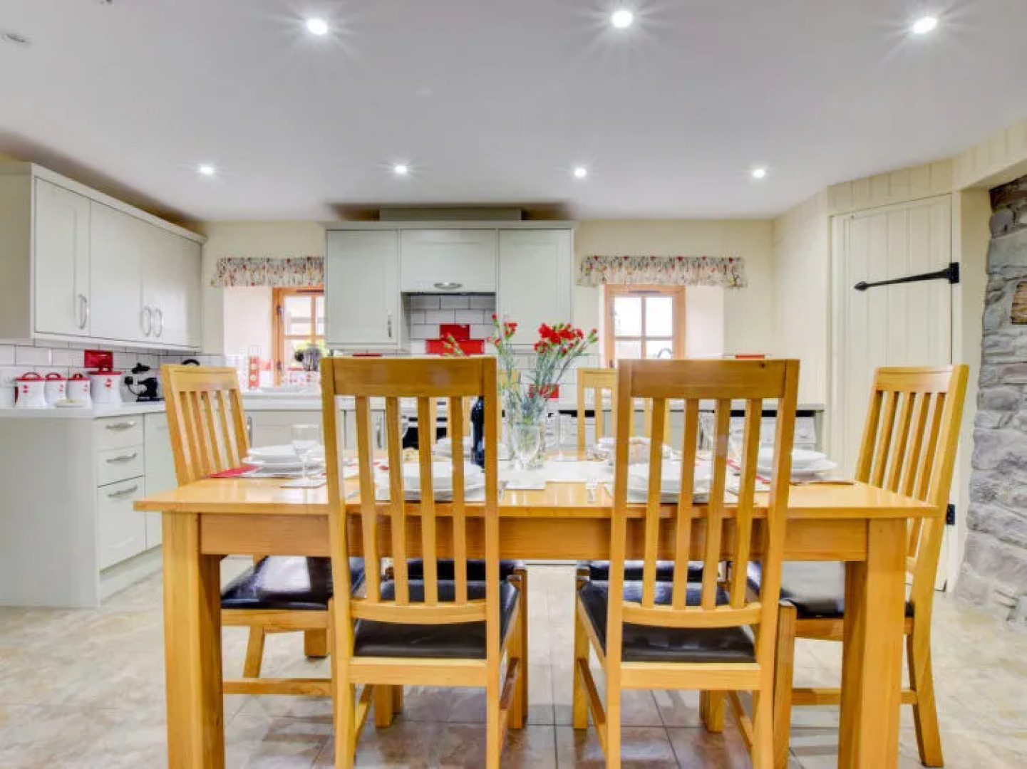 Holiday Home Bwthyn yr Onwydden