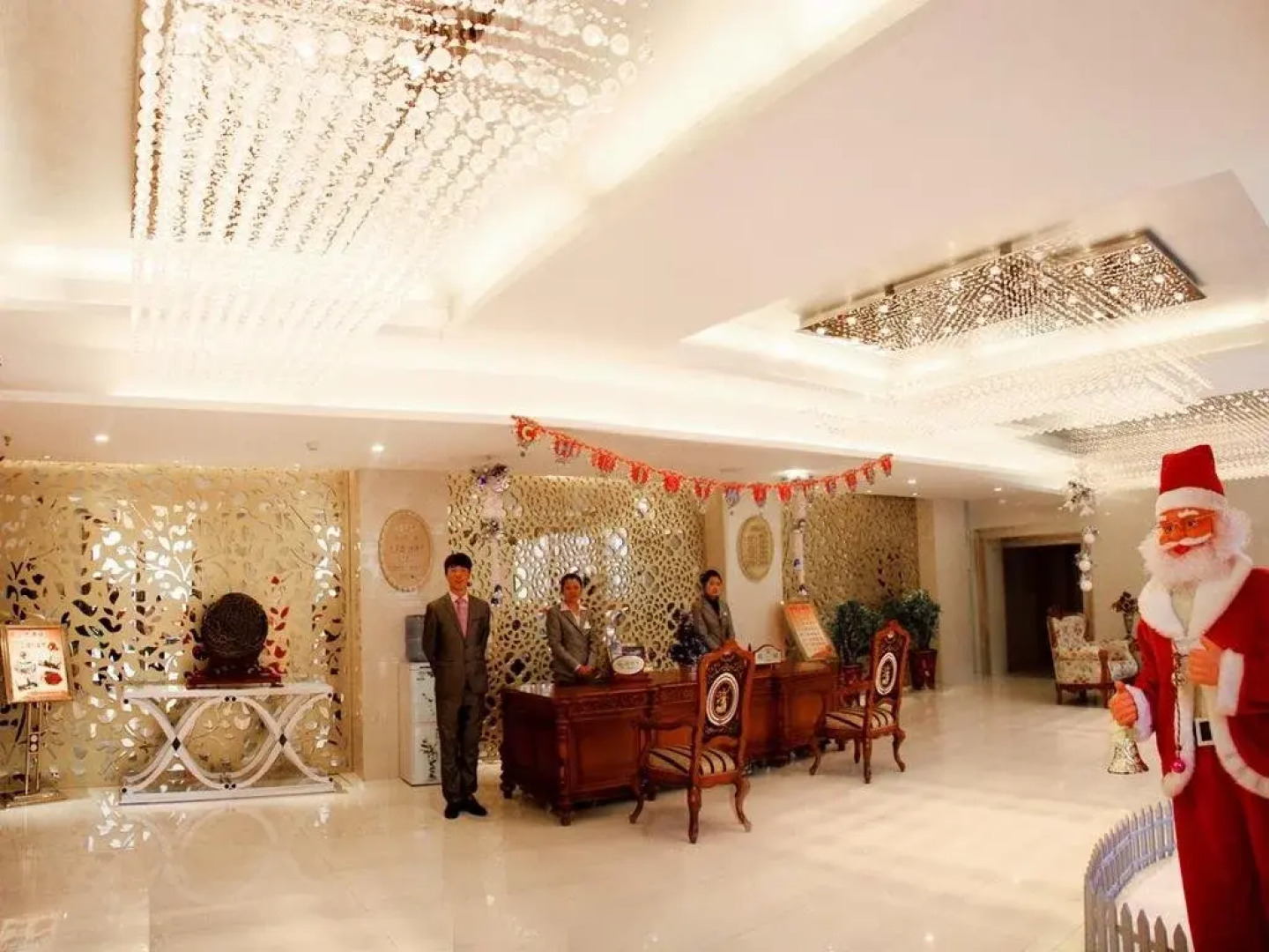Zhongwei Grand Hotel