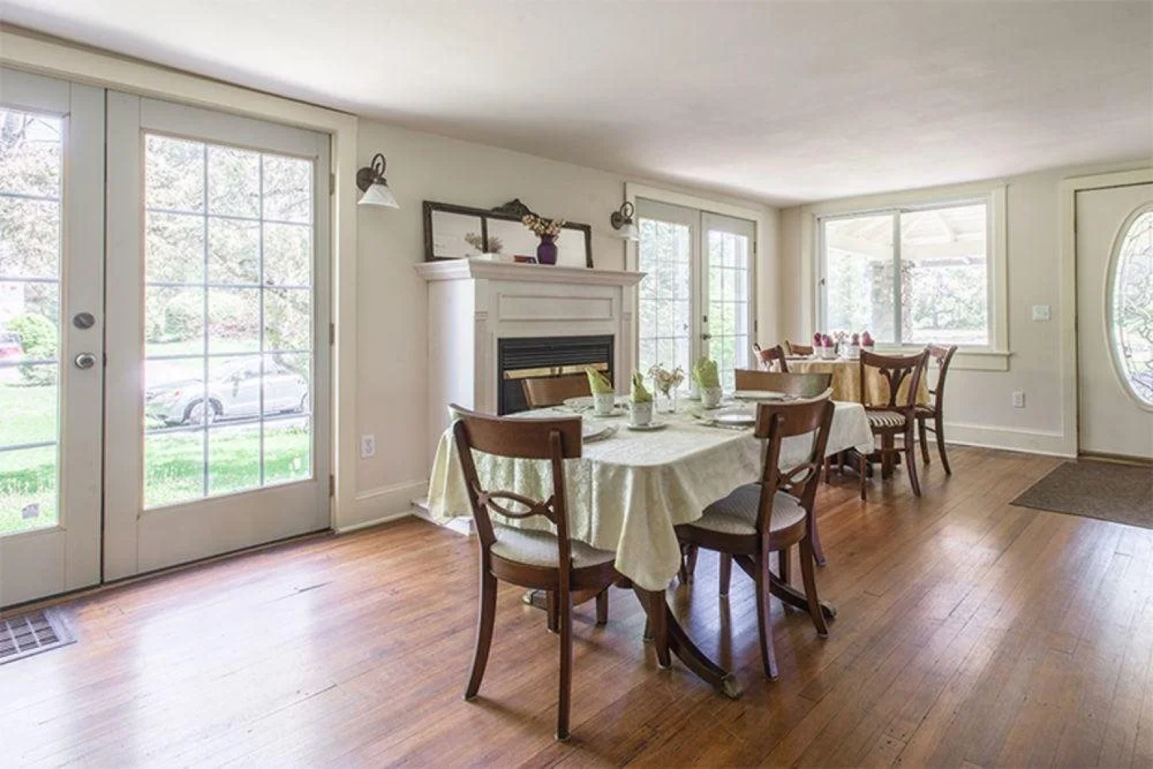 Le Petit Chateau Inn