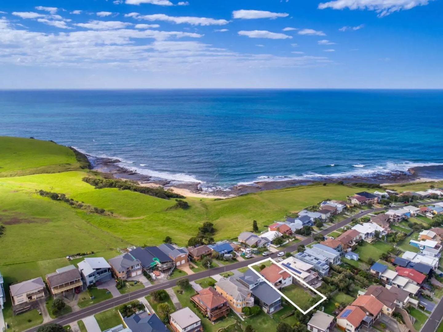 KITESURFER Gerroa 4pm checkout on Sundays