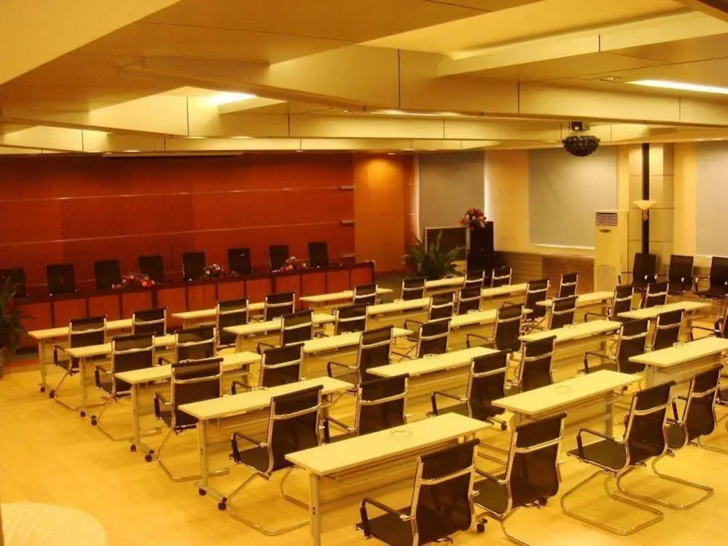 Shapotou Holiday Hotel