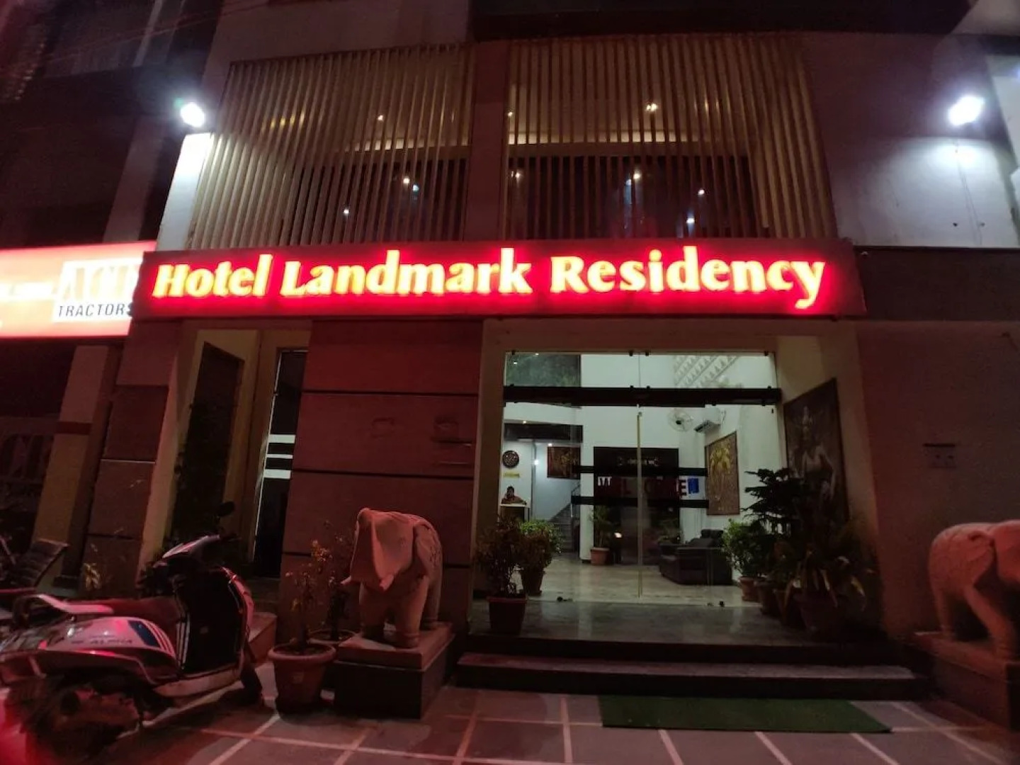 Hotel Landmark Residency