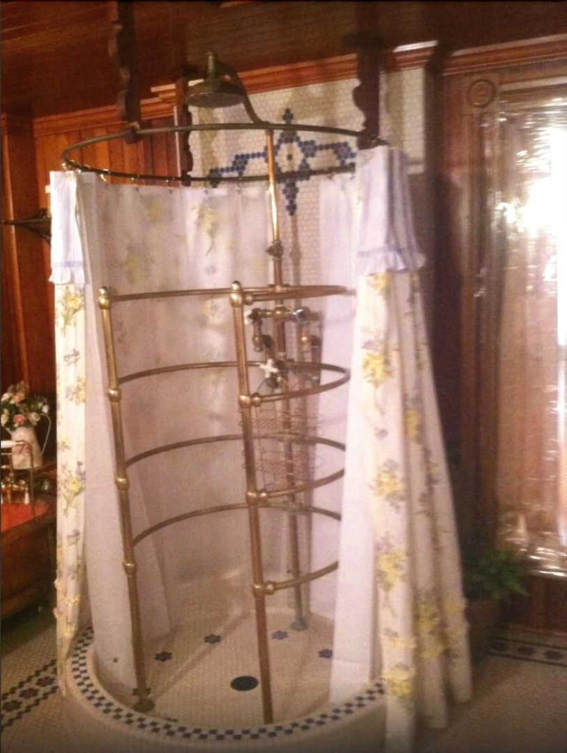 Montgomery Mansion Bed and Breakfast