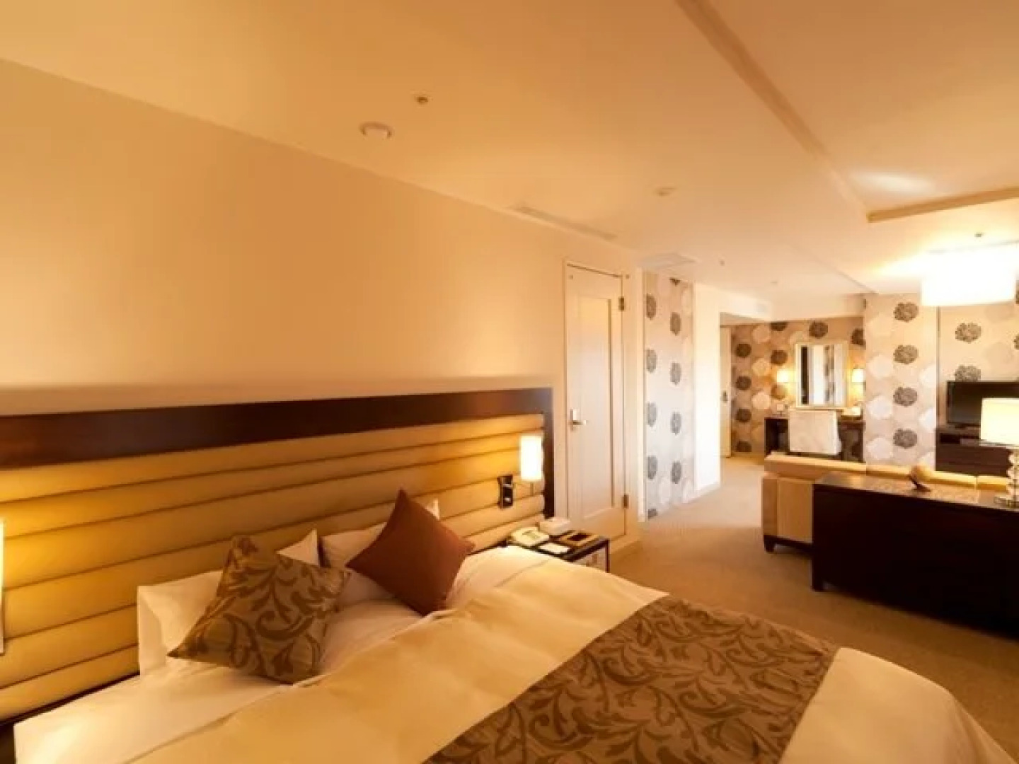 Andiamo Partenza Hotel Hashima